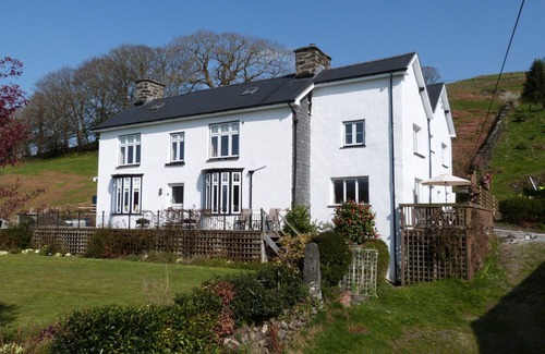 Derwenlas House | Plas Rhiwlas - Five Bedroom House, Sleeps 10
