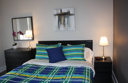 La Petite-Patrie Apartment | PLATEAU / CENTRAL, GORGEOUS 8 BEDROOM, SLEEPS 20