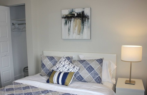 La Petite-Patrie Apartment | PLATEAU / CENTRAL, GORGEOUS 8 BEDROOM, SLEEPS 20