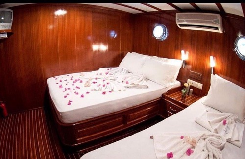 Fethiye Boat Rental | Platin Yachting Yacht Charter 8 Cabins 18 Pax in Turkey