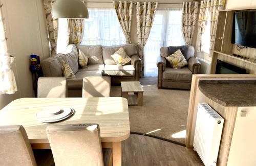 Aberystwyth House | Platinium Standard Luxury and Modern Static Caravan at Clarach Bay