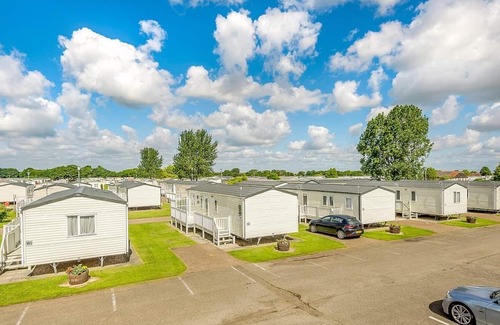Skegness Ski Chalet | Platinum 3 Bed Lodge (Pet)