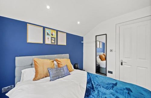 Gravesend Apartment | Platinum Grove Modern Flat