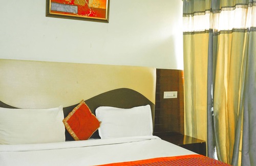 Sector 31 Hotel | Platinum sqs key 1345 P