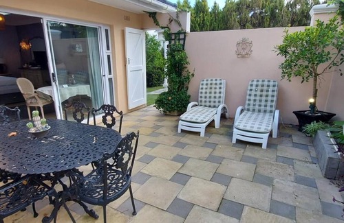Somerset West Apartment | Platinum Suite With Private Terrace! For 2 Guests - Roosboom Luxury Apartment