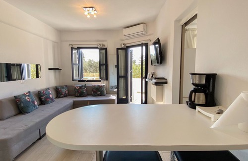 Platis Gialos RV Rental | Platis Gialos Apartment