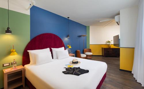 Old North Hotel | PLAY Seaport Suite Hotel TLV