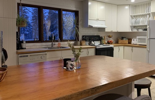 Mont Ste. Marie House | Play & Stay - Ski Hill & Trails at the Bottom of the Street!