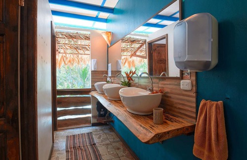 Cocles Hostel | Playa 506 Beachfront Hostel