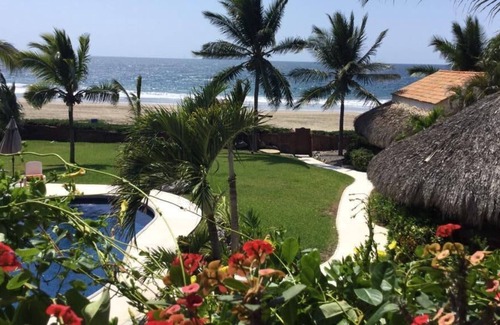 Barra de Potosi House | Playa Blanca Beachfront Estate (Adults only)