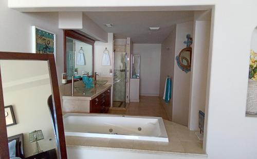 Villa del Mar Apartment | Playa Bonita condo