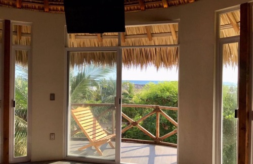 Los Tamarindos Apartment | Playa Bruja Zicatela Apt. 1, Beach Front, Kitchen, Starlink, Pool & More