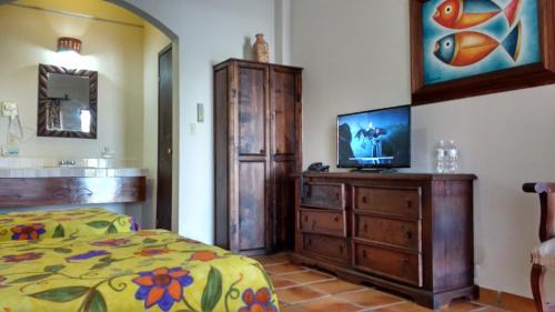 Pichilingue Hotel | Playa Club Cantamar Hotel & Marina