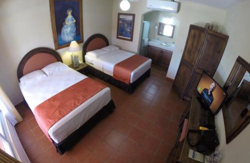 Pichilingue Hotel | Playa Club Cantamar Hotel & Marina