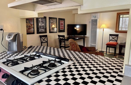 Playa Del Rey Apartment | PLAYA DEL REY BEACH - Lagoon Park & Shops COZY 1 Bedroom