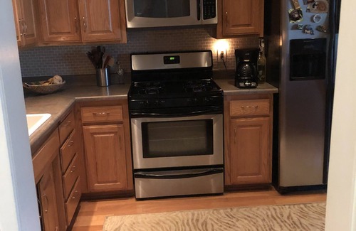 Playa Del Rey Condo | Playa Del Rey Condo 2+2, Walk to beach, close to Shopping, Restaurants, LAX