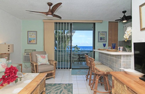 Bolongo Bay Apartment | Playa Linda - St. Thomas Oceanfront Studio Condo at Pool & Bolongo Beach, USVI