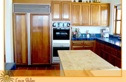 Marina Villa | Playboy Mansion South - Perfect Location for Large Families
