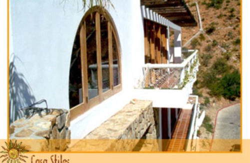 Marina Villa | Playboy Mansion South - Perfect Location for Large Families