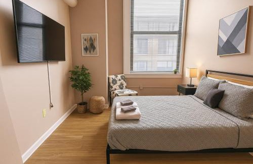 Downtown Cleveland Apartment | Playhouse Square Downtown, Rock Hall, Clinic, CSU