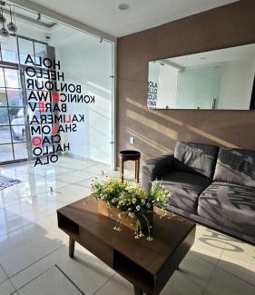 Cuautitlan Izcalli Apartment | PLAZA ACEQUIA SUITES para 1 a 4 personas ESPECIALISTAS CORTAS MEDIANAS Y LARGAS ESTANCIAS en IZCALLI TEPOTZOTLAN perfectas para Familias, Turistas, Contratistas, Estudiantes, Empresas y Ejecutivos 5 min Izcalli 15 min Esmeralda 20 min Satélite 25 min AIFA