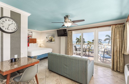 St. Pete Beach Hotel | Plaza Beach Hotel Beachfront Resort