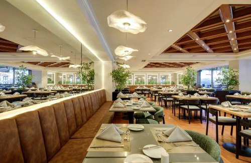 Santiago Hotel | Plaza El Bosque Ebro