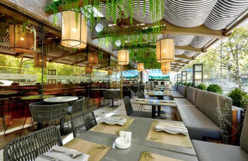 Santiago Hotel | Plaza El Bosque Ebro