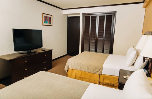 San Salvador Hotel | Plaza Hotel and Suites