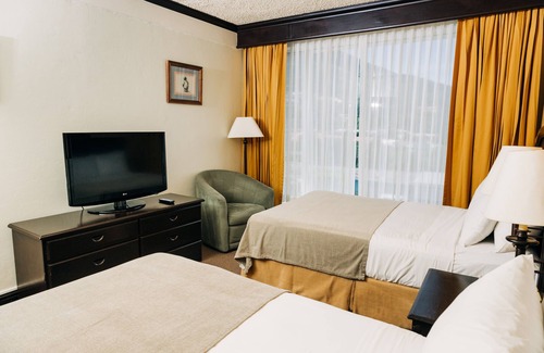 San Salvador Hotel | Plaza Hotel and Suites