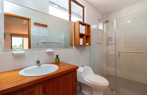 Bahia de la Academia Hotel | Plaza Luna Suites