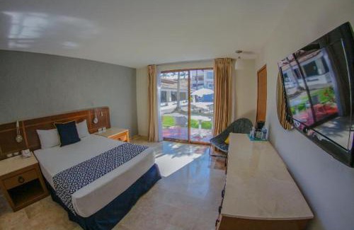 Las Glorias Resort | Plaza Pelicanos Club Beach Resort All Inclusive
