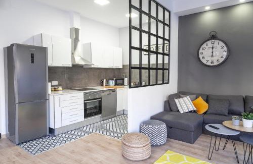 Ciutat Vella Apartment | Plaza Redonda Center
