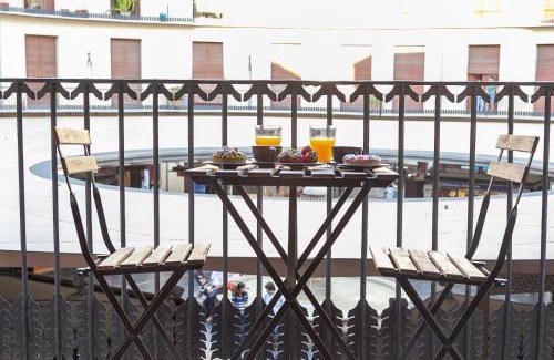 Ciutat Vella Apartment | Plaza Redonda Center