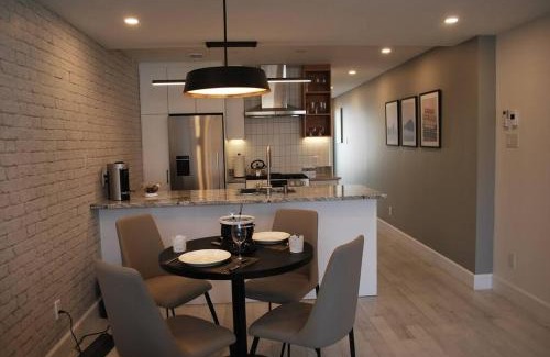 La Petite-Patrie Apartment | Plaza10 - 20 restaurants at under a 10 minute walk