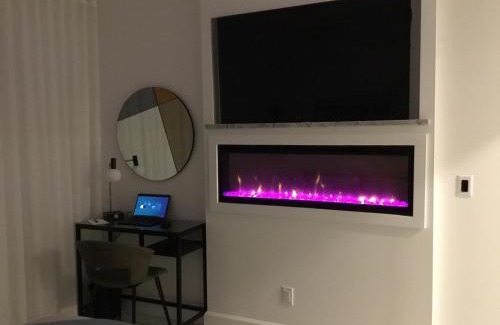 La Petite-Patrie Apartment | Plaza10 - 20 restaurants at under a 10 minute walk