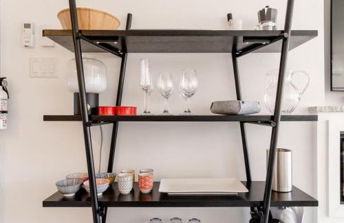 La Petite-Patrie Apartment | Plaza12 - StringLights, XL Terrace, restos & shops