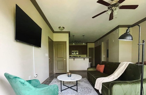Ferndale Apartment | Pleasant 1BD/1BA w/Balcony + Gym - Little Rock
