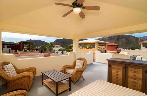 Nopolo House | Pleasant 2 Bed 2 bath, Close to community Pool and Wine bar in Founder area