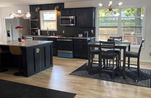 Columbus House | Pleasant 4-bedroom house in Columbus with WiFi