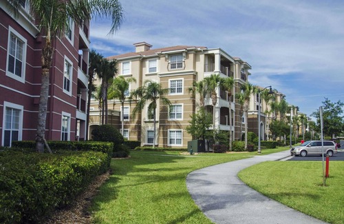 Florida Central Atlantic Coast Villa | Pleasant and Spacious Town Home Near the Convention Center #3vc107