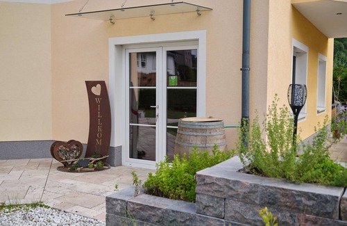 Goldegg Apartment | Pleasant Apartment in Goldegg-Weng with Sauna
