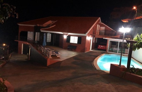 Estrela da Calheta Apartment | Pleasant Apartment with Private Pool in Lombo Do Doutor - 50 m²