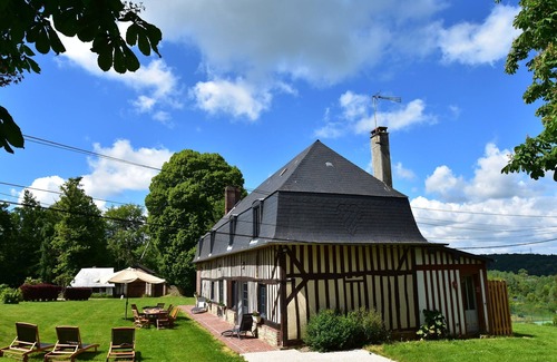 Asnieres Cottage | Pleasant Cottage in Asnières with Terrace
