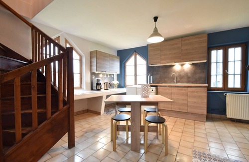 Asnieres Cottage | Pleasant Cottage in Asnières with Terrace