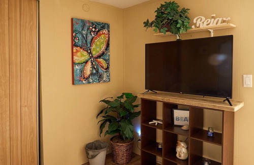 Homosassa Apartment | Pleasant Days Lodging Manatee / Scallop Suite.