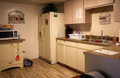Homosassa Apartment | Pleasant Days Manatee Room
