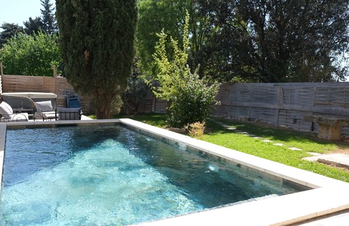 Saint-Etienne-du-Gres Other | Pleasant Provencal Mas with pool and jacuzzi at St Etienne du Grès - 6 people