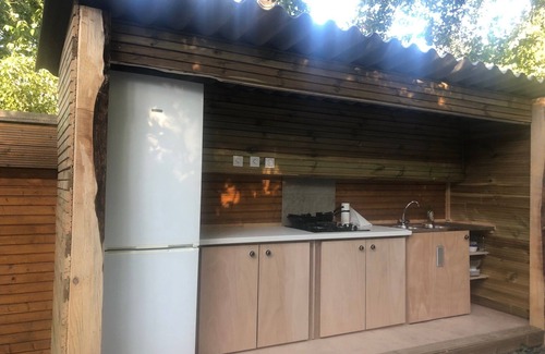 Mougins Cabin | Pleasant gypsy caravan with Jacuzzi 10 min from Cannes