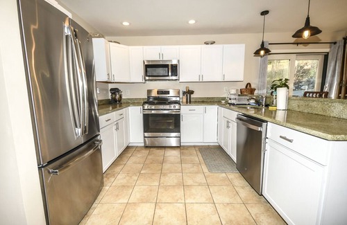 Bridgton Ski Chalet | Pleasant Mountain Slope side Chalet! Moose Pond 3 bed 2.5 baths